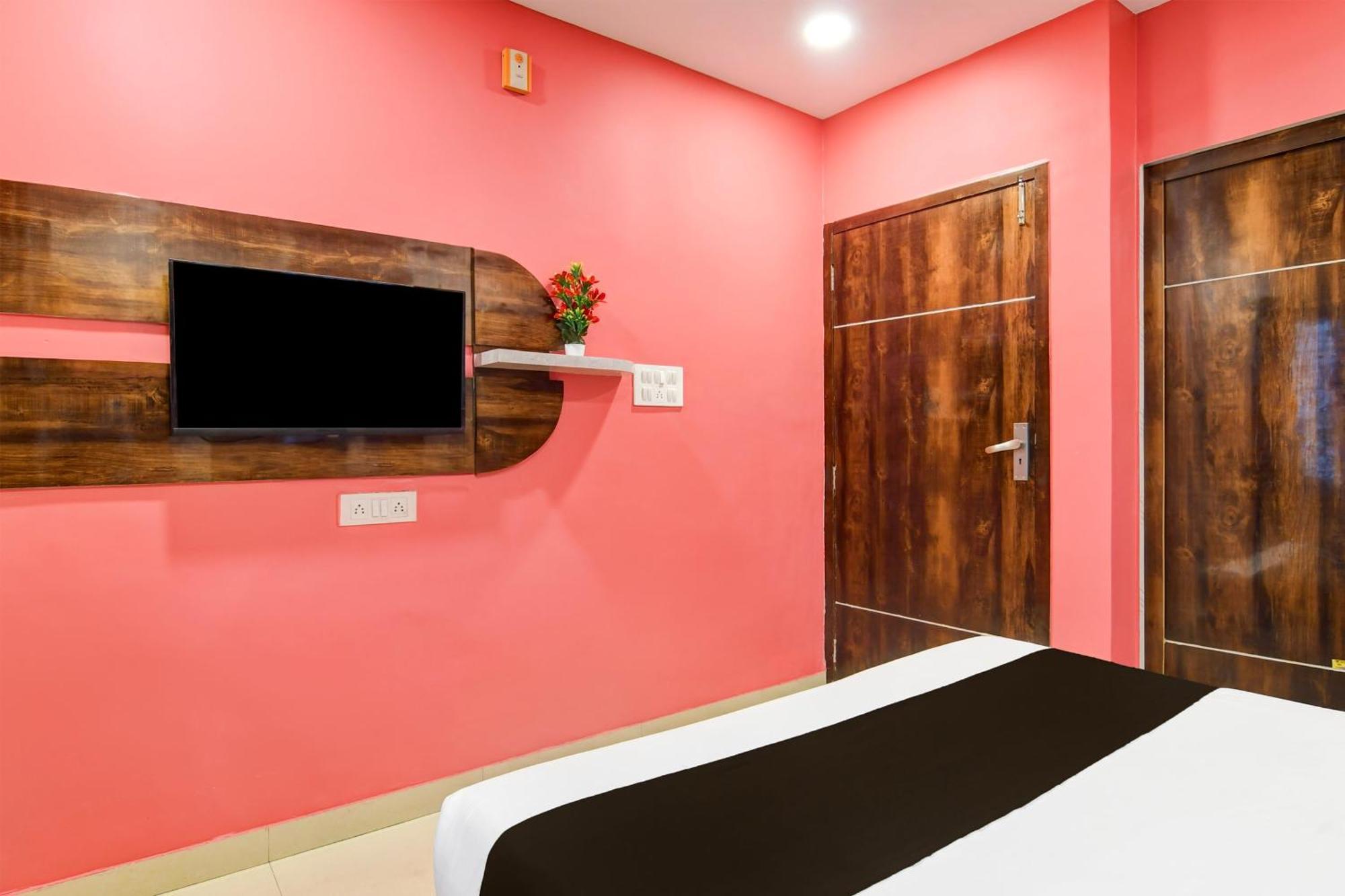 Super Collection O New Town Near Om Sweets Formerly Shiva Inn Calcuta Exterior foto